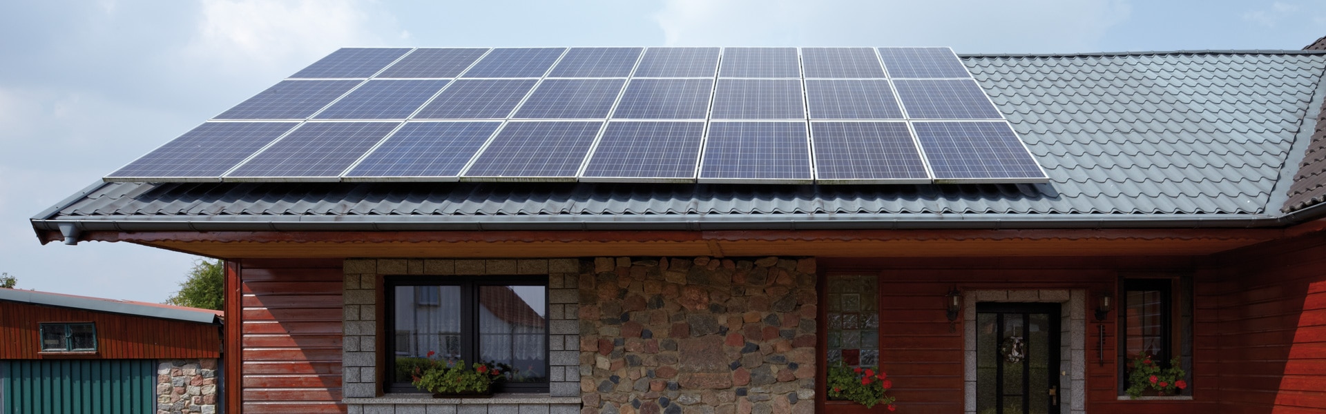 Sa fotonaponskim sistemom na krovu svaki vlasnik kuće postaje proizvođač električne energije.